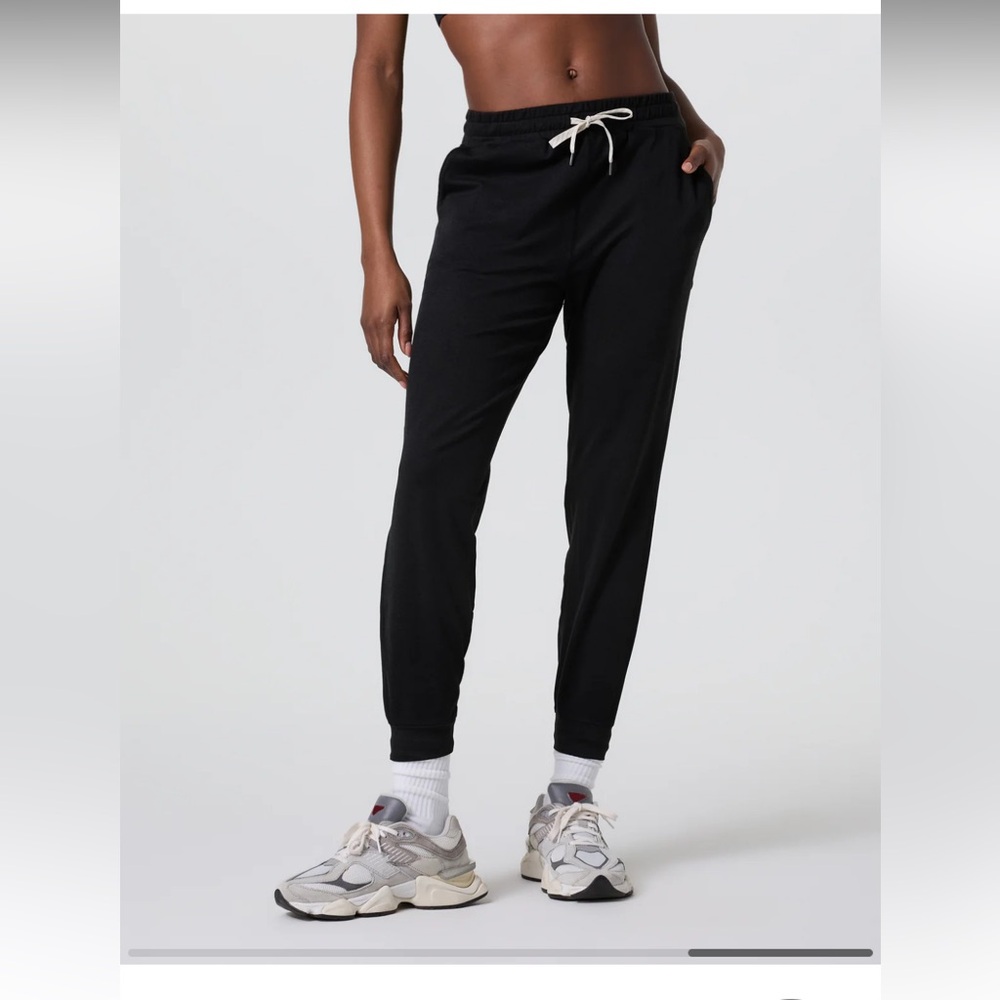 Women’s Vuori Performance Jogger - Black Heather - Medium